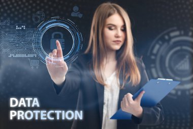 İş, Teknoloji, İnternet ve ağ konsepti. Genç işadamı geleceğin sanal ekranı üzerinde çalışıyor ve yazıyı görüyor: