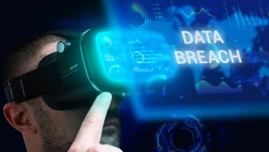 İş, Teknoloji, İnternet ve ağ konsepti. Genç işadamı geleceğin sanal ekranı üzerinde çalışıyor ve yazıyı görüyor: