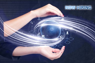 İş, Teknoloji, İnternet ve ağ konsepti. Genç işadamı geleceğin sanal ekranında çalışıyor ve şu yazıyı görüyor: işe alım