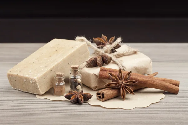 tarçın ve anason kokusu ile doğal el yapımı Sabun