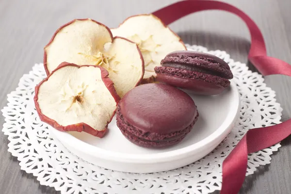 Claret macaroons — Stock Photo, Image