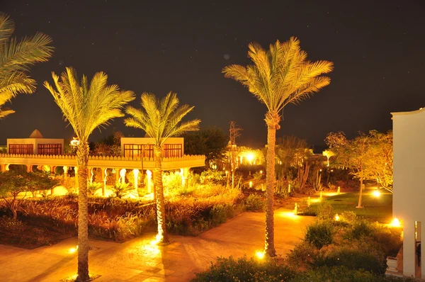 Céu noturno acima do hotel — Fotografia de Stock