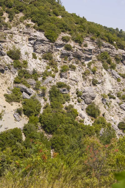 Uma montanha de tijolos na Macedônia, Grécia — Fotografia de Stock