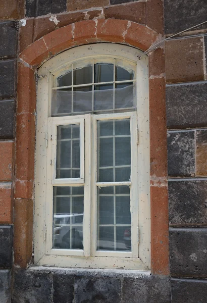 Tüf ile dekore pencere — Stok fotoğraf