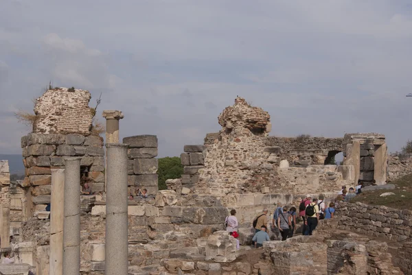 Tourists in Ephesus — Stock Photo, Image