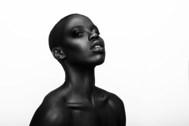 siyah Afrika genç seksi moda model stüdyo portre izole