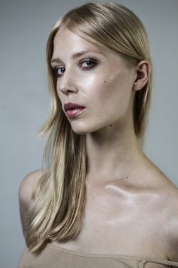 olağanüstü güzel sarışın genç kız moda model portre yakın çekim