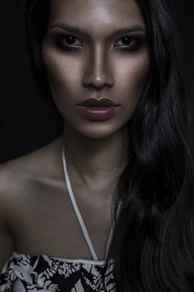 Latin Amerikalı genç kadın iç çamaşırı moda model model portre