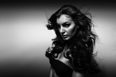 Güzel seksi esmer seksi manken