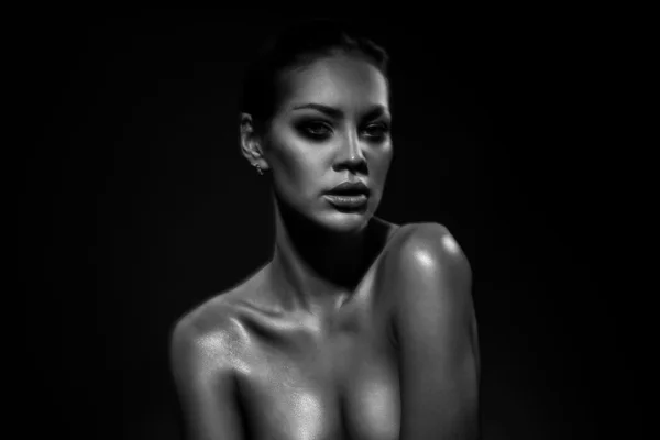 Prtrait of a beatuful nude fashion model — Stock Photo, Image