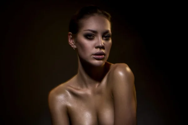 Prtrait of a beatuful nude fashion model — Stock Photo, Image