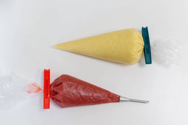 Renkli Meyve ve Pişirmek İçin Tatlı Doldurmalı Plastik Şırınga Baskıları