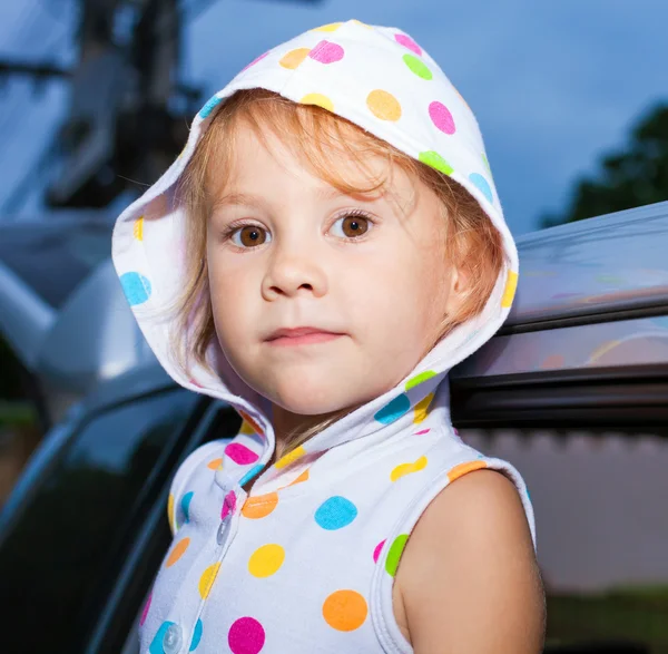 Portret van een gelukkig kind — Stockfoto