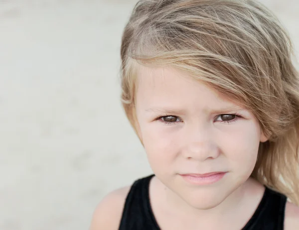 Retrato de niño triste — Foto de Stock