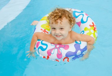 küçük çocuk Yüzme Havuzu