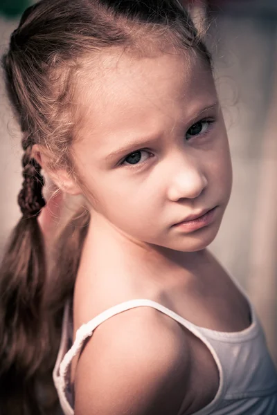 Portret van triest kind — Stockfoto