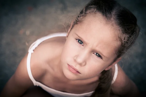 Retrato de criança triste — Fotografia de Stock