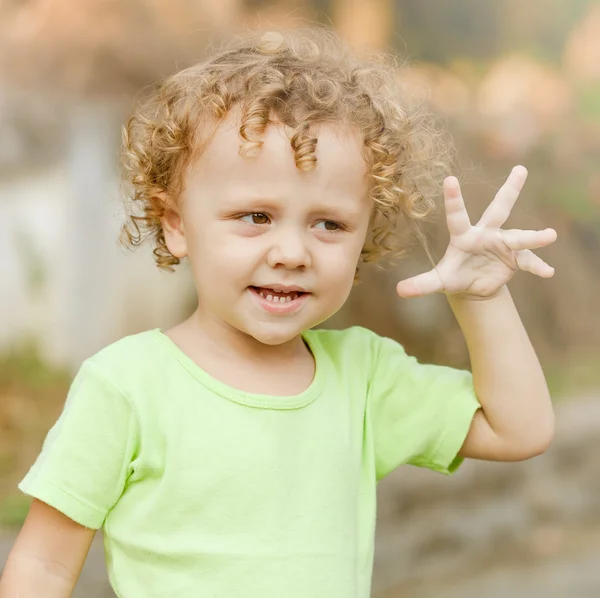 Retrato de uma criança feliz — Fotografia de Stock