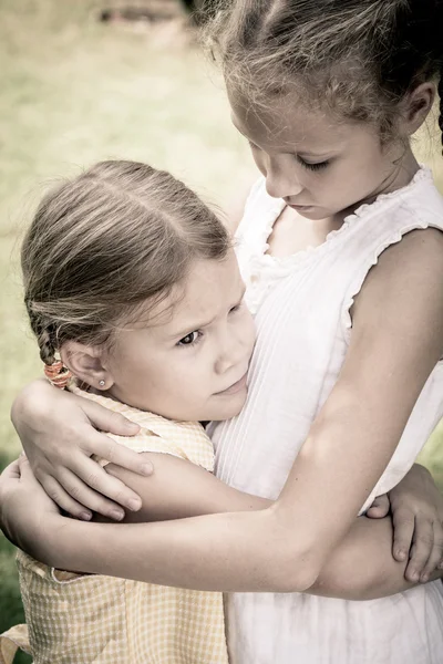 Two little sad girls — Stock Photo, Image