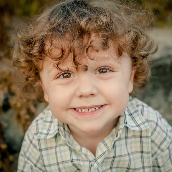 Портрет щасливої дитини — стокове фото