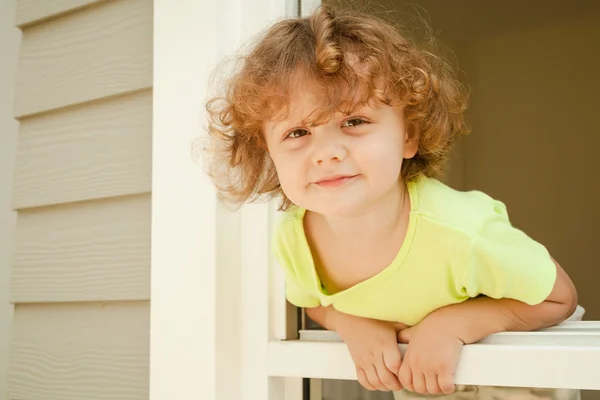 Retrato de niño feliz — Foto de Stock