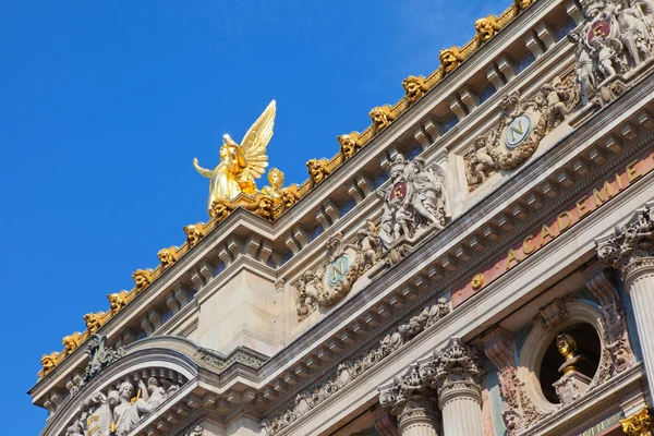 Opera building with golden monument - Paris — Stock Photo, Image