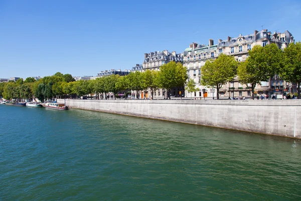 在巴黎的塞纳河景观 — 图库照片