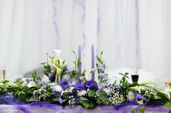 Conjunto de mesa para uma recepção de casamento — Fotografia de Stock