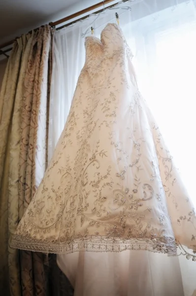 Весільне плаття — стокове фото