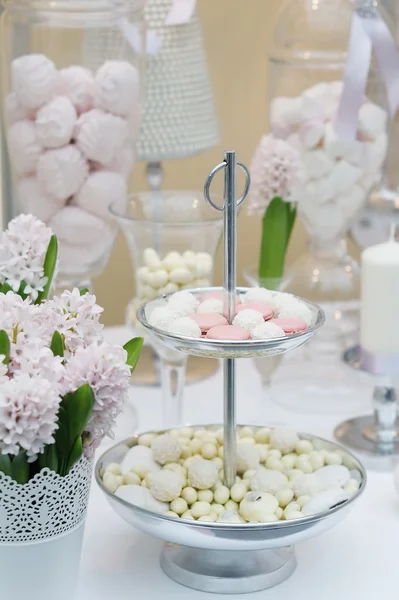 Delicious wedding sweets — Stock Photo, Image