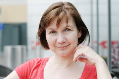 Çekici bir kadının portresi