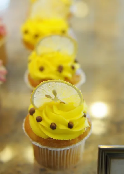 Yellow cupcakes — Stock Photo, Image