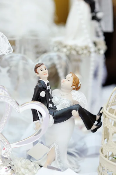Roliga figurer bruden och brudgummen — Stockfoto