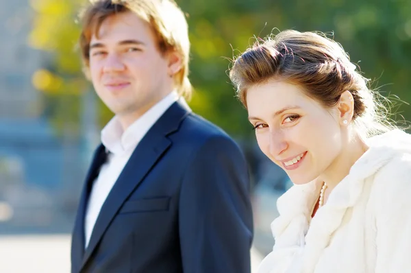 Novia y novio felices — Foto de Stock