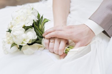  Gelin ve Damadın Elleri