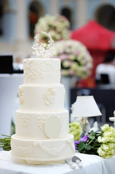 Delicioso bolo de casamento — Fotografia de Stock