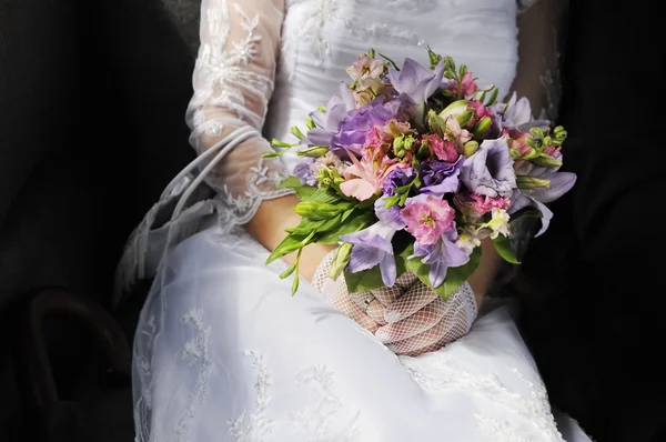 Bouquet de fleurs de mariage — Photo