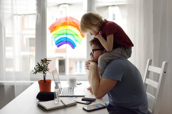 Man Working Home Laptop Quarantine Home Office Parenthood Same Time — Stock Photo, Image