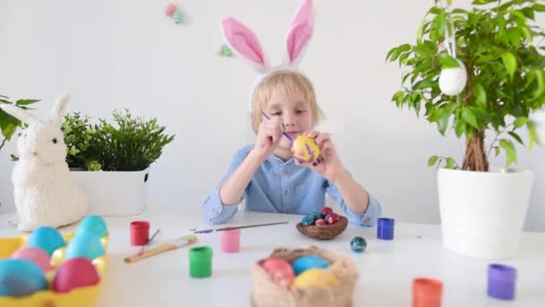 Cute Boy Coloring Eggs Easter Holiday Preparing Holiday Joy Kids — Stock Video