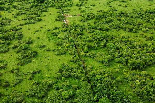 Vista Aérea Drone Sistema Canal Irrigação Pitoresco Prado Verde Rega — Fotografia de Stock