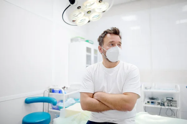 Worried Patient Sitting Operating Room Medical Procedure Operation Nervous Man — Foto de Stock