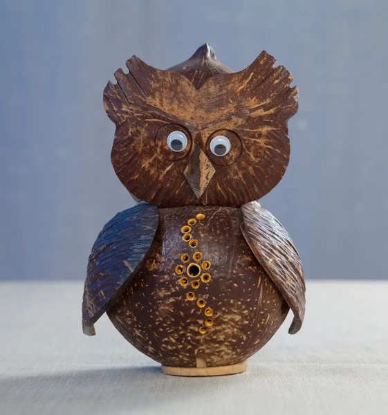 Hibou sculpté en bois — Photo