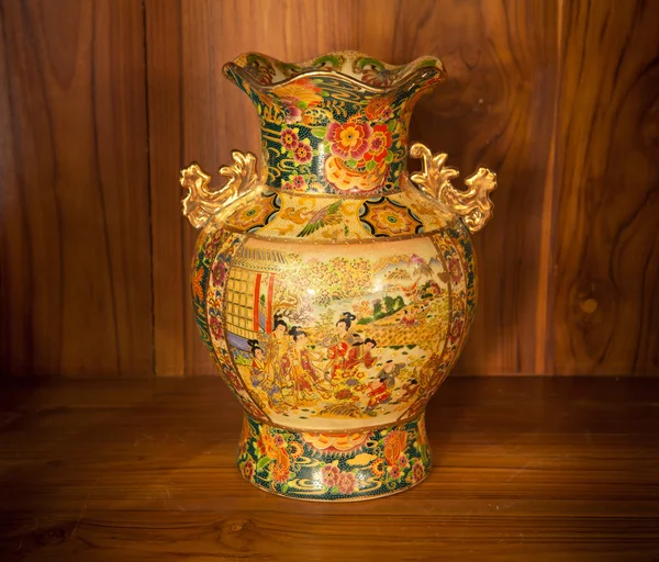 Chine vase gold — Stock Photo, Image