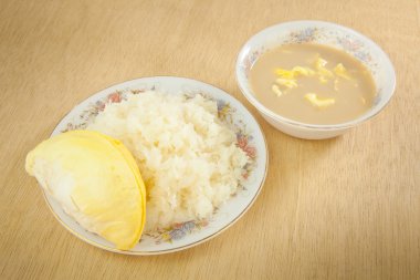 Durian yapışkan pirinç