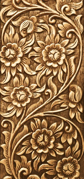 Fleur sculptée sur bois — Photo