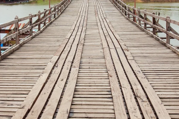 Rope walkway through — Stock Photo, Image