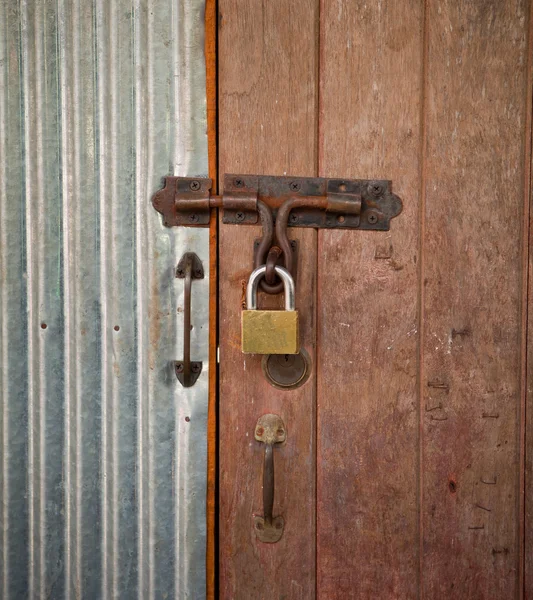Wood house door lock — Stock Photo, Image
