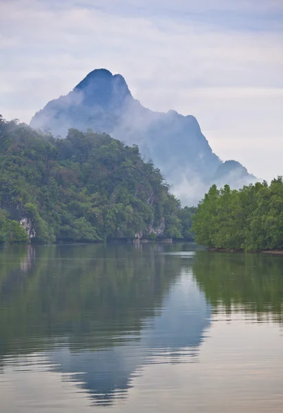 River mountain ile — Stok fotoğraf