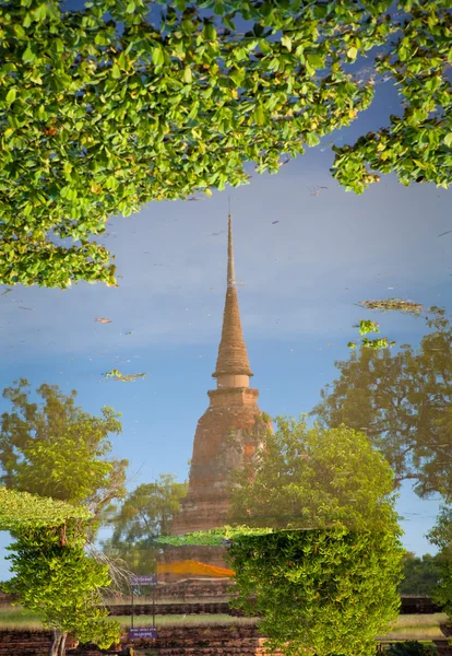 Wat thai tempel überschwemmung — Stockfoto