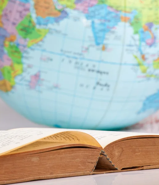 Old book and globe — Stock Photo, Image